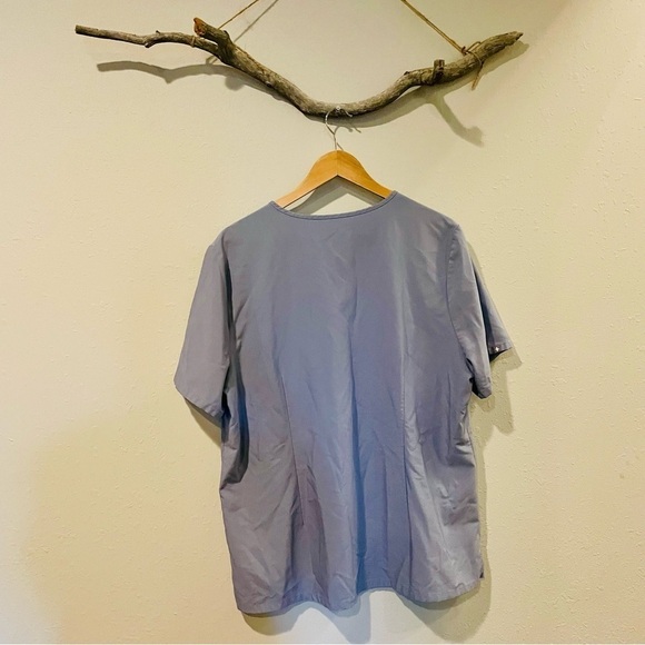 FIGS Catarina Scrub Top in Cool Blue - Picture 7 of 11